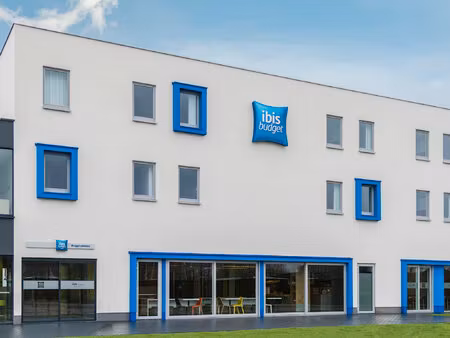 commercieel te koop in jabbeke met 1 slaapkamer