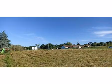 terrain poyanne 870 m2