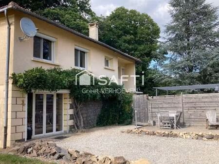 maison rénovée avec vaste jardin et piscine