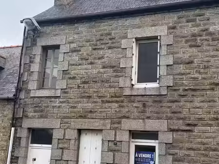 immeuble de 3 appartement rénové à ploumagoar