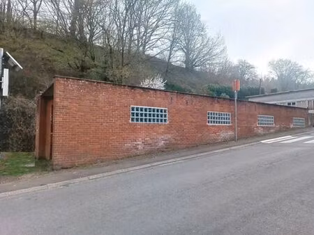 bel entrepôt de 140m² idéalement situé!