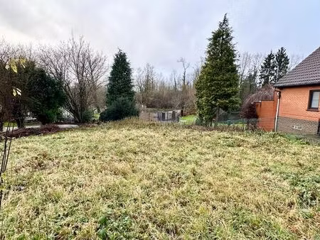 terrain batissable de 396 m² dans le village de luttre !