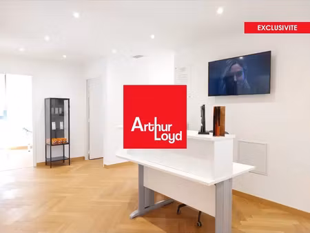 exclusivite - a vendre - bureaux rénovés avec très belle visibilité et parkings - six-four