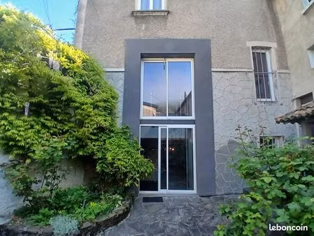 immeuble 13 pièces 300 m²