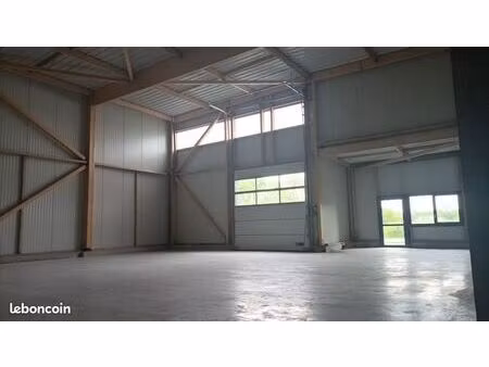 local 1360 m² pluguffan