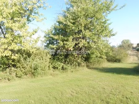 terrain 4 827 m² aups