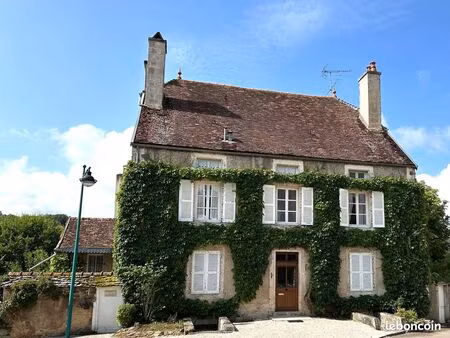 maison 9 pièces 267 m²