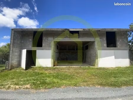 batiment 3 pièces 100 m²