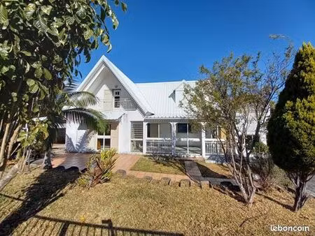 villa 5 pièces 152 m²