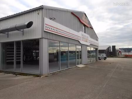 local commercial premium 1060 m2 parking