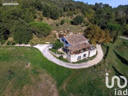 propriété 6 pièces 160 m²