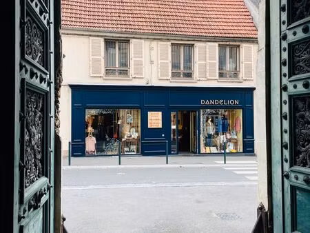 urgent - local 60 m2 - hyper centre