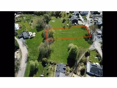 a vendre : terrain à bâtir dans le village de marbay.