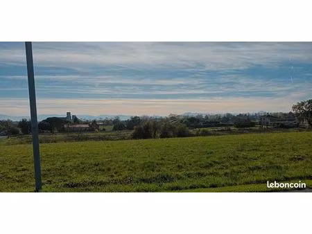 terrain constructible - vue sur les pyrénées - boulogne sur gesse