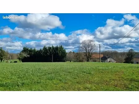 terrain 1 655 m² salon