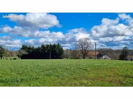 terrain 184 m² salon