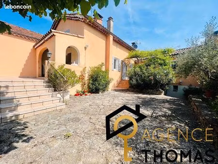 maison 8 pièces 317 m²