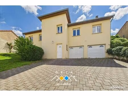 maison 9 pièces 180 m²