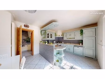 maison 6 pièces 148 m²