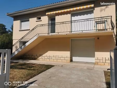 maison vue sur le lot