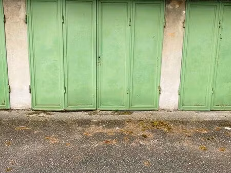 vend garage fermé - tassin-centre / horloge