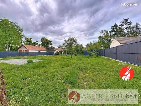 terrain 738 m² acheres la foret