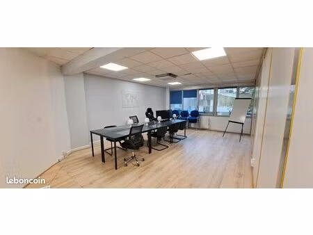 bureau 34 m² toutes charges comprises