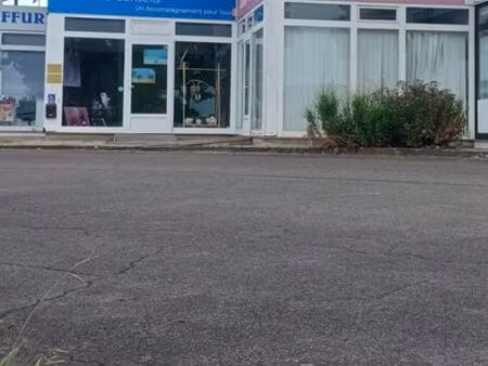 local commercial st paul les dax