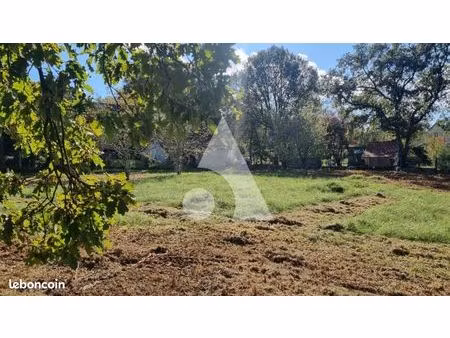 terrain 2 806 m² figeac