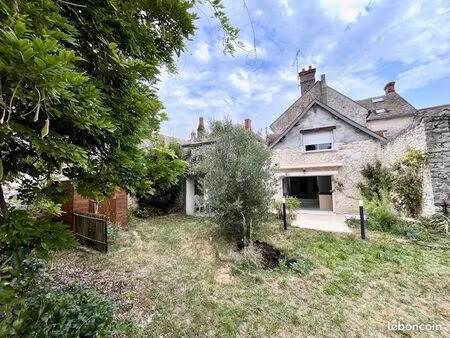 propriété 8 pièces 200 m²