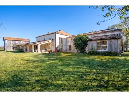 maison 9 pièces 420 m²