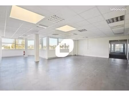 bureau 3 184 m²