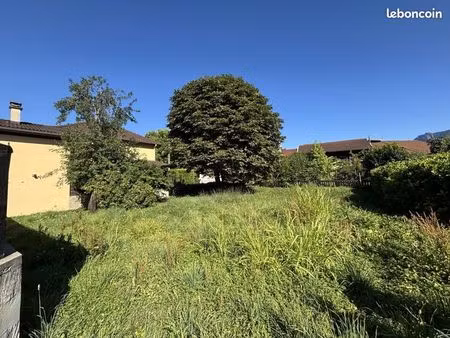 terrain 426 m² les mollettes