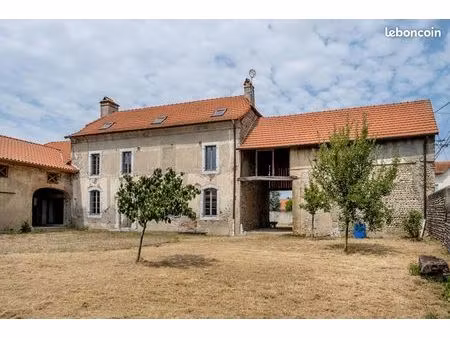 maison 7 pièces 254 m²