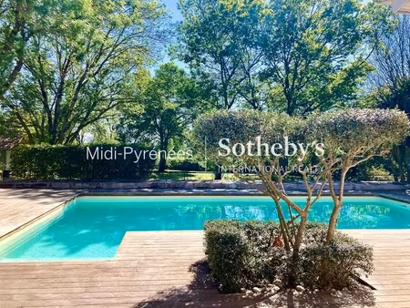 maison de luxe à vendre à clermont-le-fort