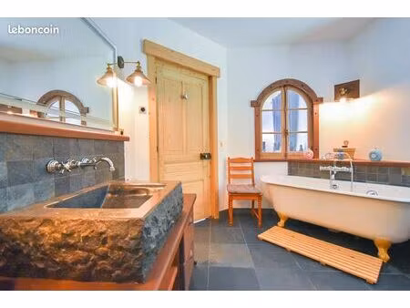 maison 8 pièces 223 m²