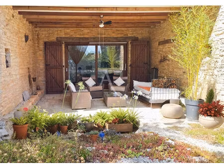 proche catus  maison style longère rénovée  4 chambres.