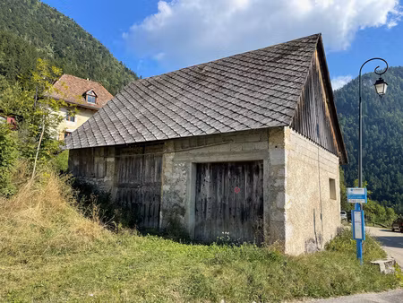 belle grange à réhabiliter en habitation - massif de la chartreuse - 38380