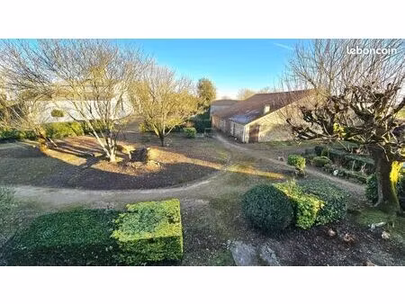 maison 8 pièces 250 m²