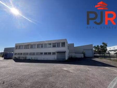 local d'activités à vendre