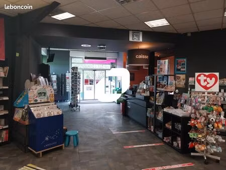 local commercial 790 m²