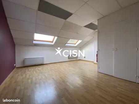 local 26 m² sautron