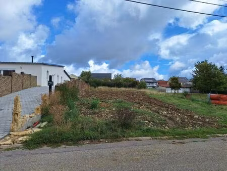 grand et beau terrain à construire