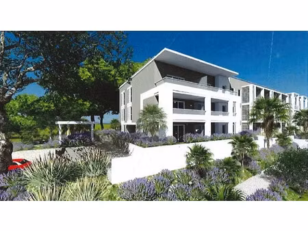 location appartement 2 pièces 47 m² à antibes (06600)  896 €