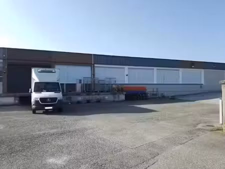 location locaux professionnels 417 m² à rumilly (74150)  nan €