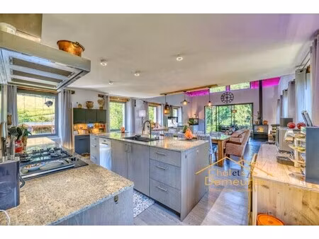 maison de luxe à vendre à cordon