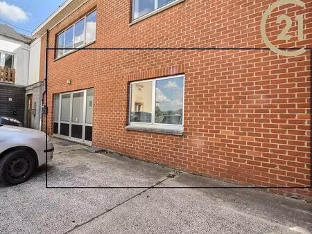 surface commerciale à louer à rue montagne sainte barbe 158 jambes (vbd17898)