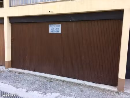 location parking fermé garage