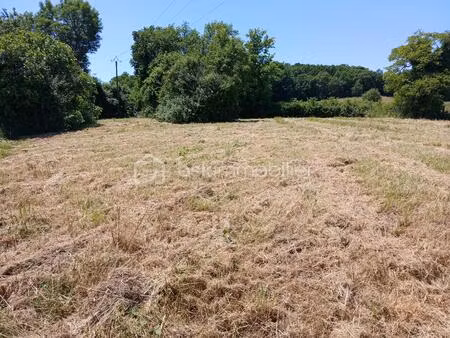 terrain de 2 300 m² à marciac