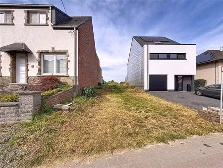 superbe terrain à bâtir bien orienté.